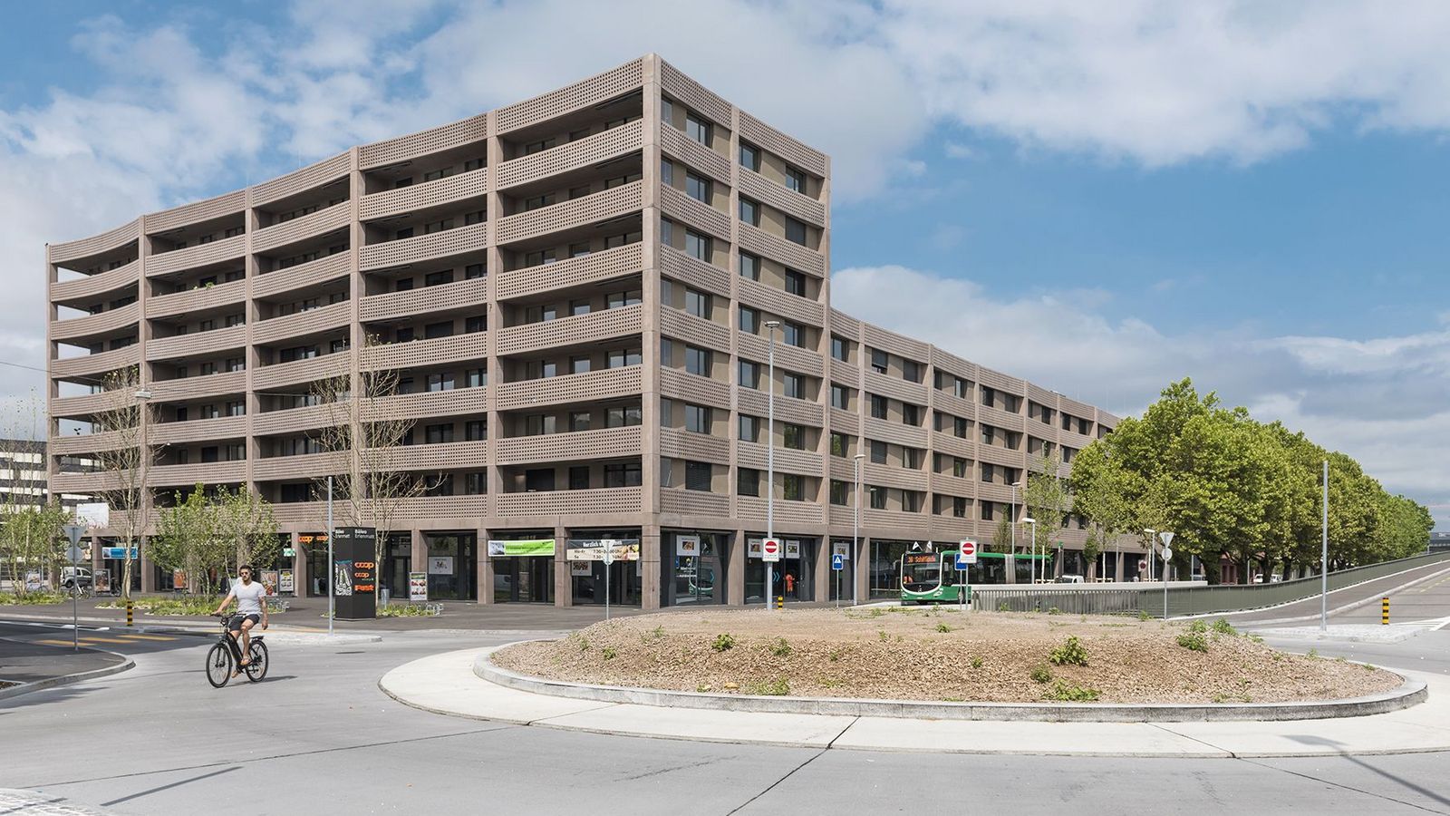 Bâleo Erlematt, Gebäude